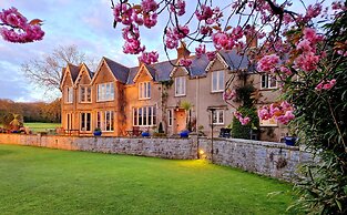 Parc Le Breos House