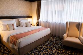 Malak Regency Hotel