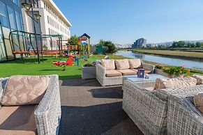 Malak Regency Hotel