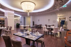 Malak Regency Hotel