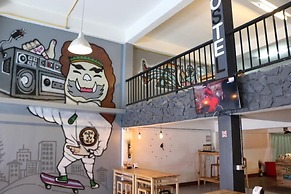 Norn Nung Len Cafe & Hostel