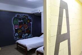 Norn Nung Len Cafe & Hostel