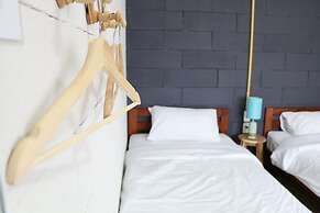 Norn Nung Len Cafe & Hostel