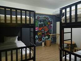 Norn Nung Len Cafe & Hostel