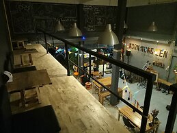 Norn Nung Len Cafe & Hostel