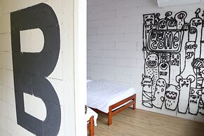 Norn Nung Len Cafe & Hostel