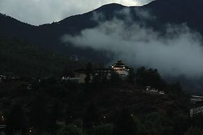 Khamsum Inn