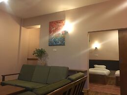 Khamsum Inn