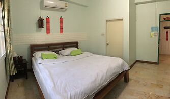 Heun Baan Rong Khun Resort