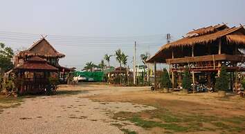 Heun Baan Rong Khun Resort