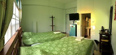 Heun Baan Rong Khun Resort