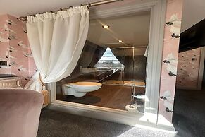 OYO The Townhouse