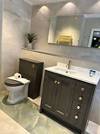 OYO The Townhouse