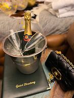 OYO The Townhouse