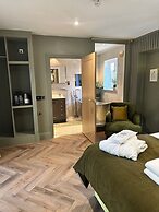 OYO The Townhouse