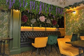 OYO The Townhouse