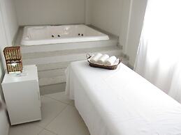 Makaira Beach Resort