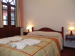 La Alhambra Apart Hotel