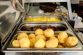 La Alhambra Apart Hotel