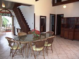 La Alhambra Apart Hotel