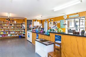 Motutere Bay Top 10 Holiday Park