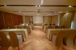 Hue Hotels and Resorts Puerto Princesa Managed by HII