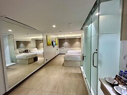 The Mini Suites - Eton Tower Makati