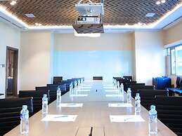 The Mini Suites - Eton Tower Makati