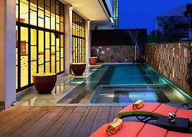 Grand Livio Kuta Hotel