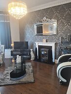 Robert The Bruce Apartment