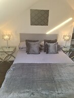 Robert The Bruce Apartment