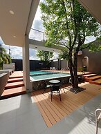 Seree Grand Resort