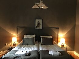 Morris Hotel