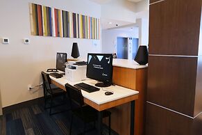 Holiday Inn Express & Suites Houston IAH - Beltway 8, an IHG Hotel