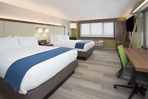 Holiday Inn Express & Suites Houston IAH - Beltway 8, an IHG Hotel