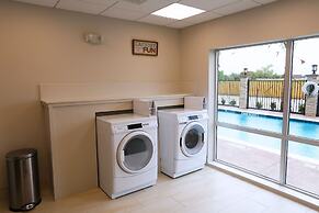 Holiday Inn Express & Suites Houston IAH - Beltway 8 by IHG