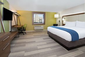 Holiday Inn Express & Suites Houston IAH - Beltway 8 by IHG