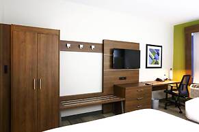 Holiday Inn Express & Suites Houston IAH - Beltway 8 by IHG