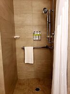 Holiday Inn Express & Suites Houston IAH - Beltway 8 by IHG