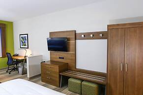 Holiday Inn Express & Suites Houston IAH - Beltway 8 by IHG