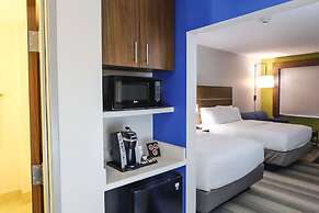 Holiday Inn Express & Suites Houston IAH - Beltway 8 by IHG