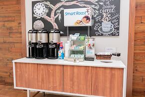 Holiday Inn Express & Suites Houston IAH - Beltway 8 by IHG