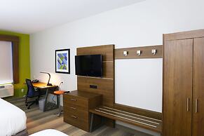 Holiday Inn Express & Suites Houston IAH - Beltway 8 by IHG