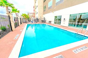 Holiday Inn Express & Suites Houston IAH - Beltway 8 by IHG