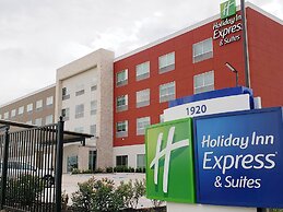 Holiday Inn Express & Suites Houston IAH - Beltway 8 by IHG