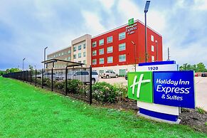 Holiday Inn Express & Suites Houston IAH - Beltway 8 by IHG