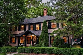 Pinecrest Bed & Breakfast