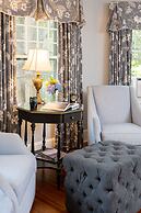 Pinecrest Bed & Breakfast