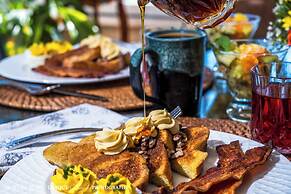 Pinecrest Bed & Breakfast