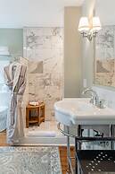 Pinecrest Bed & Breakfast